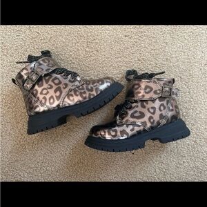 Oshkosh Nova Leopard Print Metallic Boots Toddler Size 7